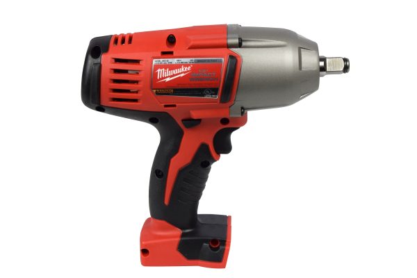 Milwaukee 2663-20 1/2" High Torque Impact Wrench w/ 48-11-1828 18V 3.0Ah Battery - Image 4