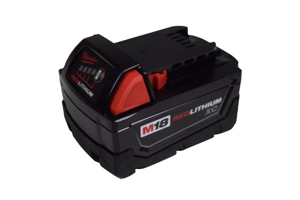 Milwaukee 2663-20 1/2" High Torque Impact Wrench w/ 48-11-1828 18V 3.0Ah Battery - Image 3